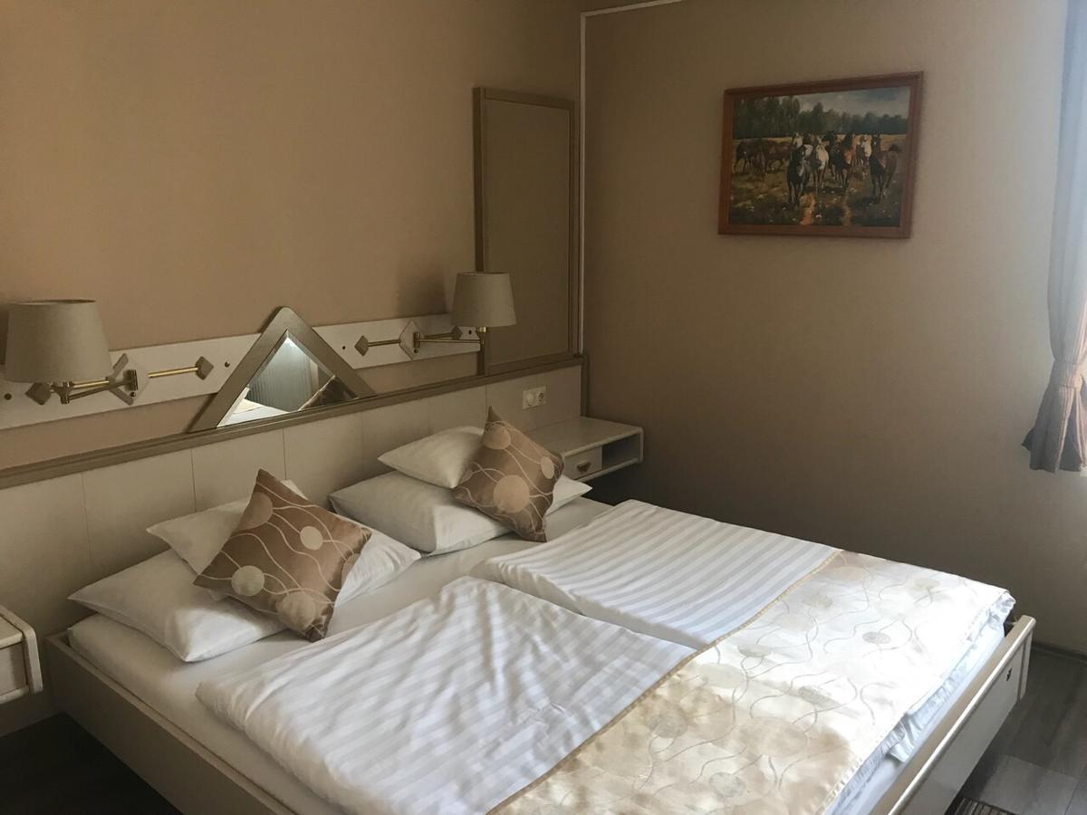 Bed and Breakfast Gozmalom Etterem Es Panzio Körmend Zewnętrze zdjęcie