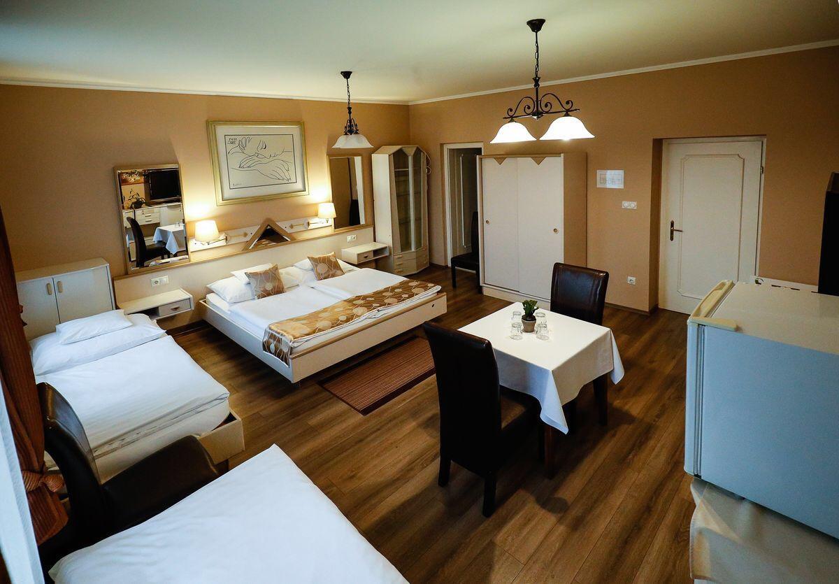 Bed and Breakfast Gozmalom Etterem Es Panzio Körmend Zewnętrze zdjęcie