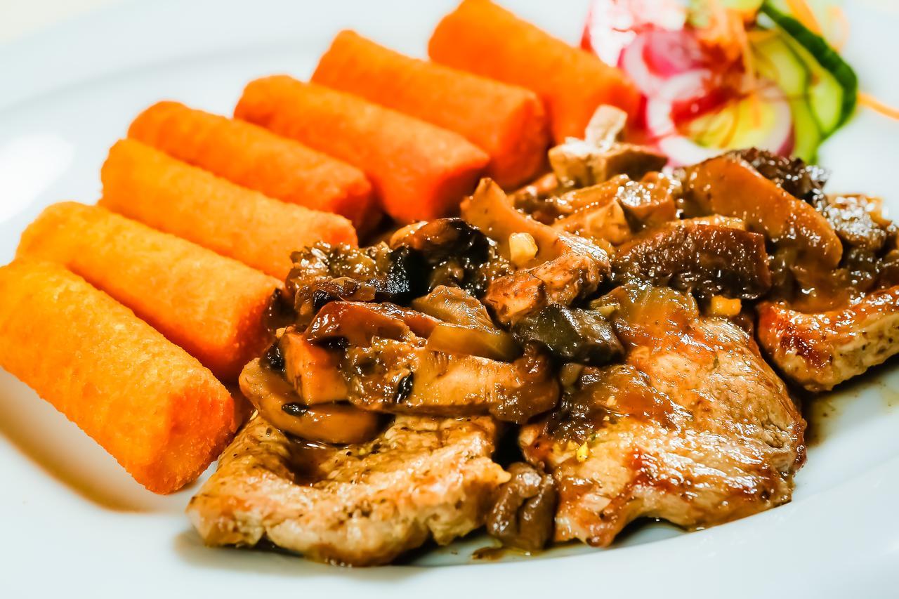 Bed and Breakfast Gozmalom Etterem Es Panzio Körmend Zewnętrze zdjęcie